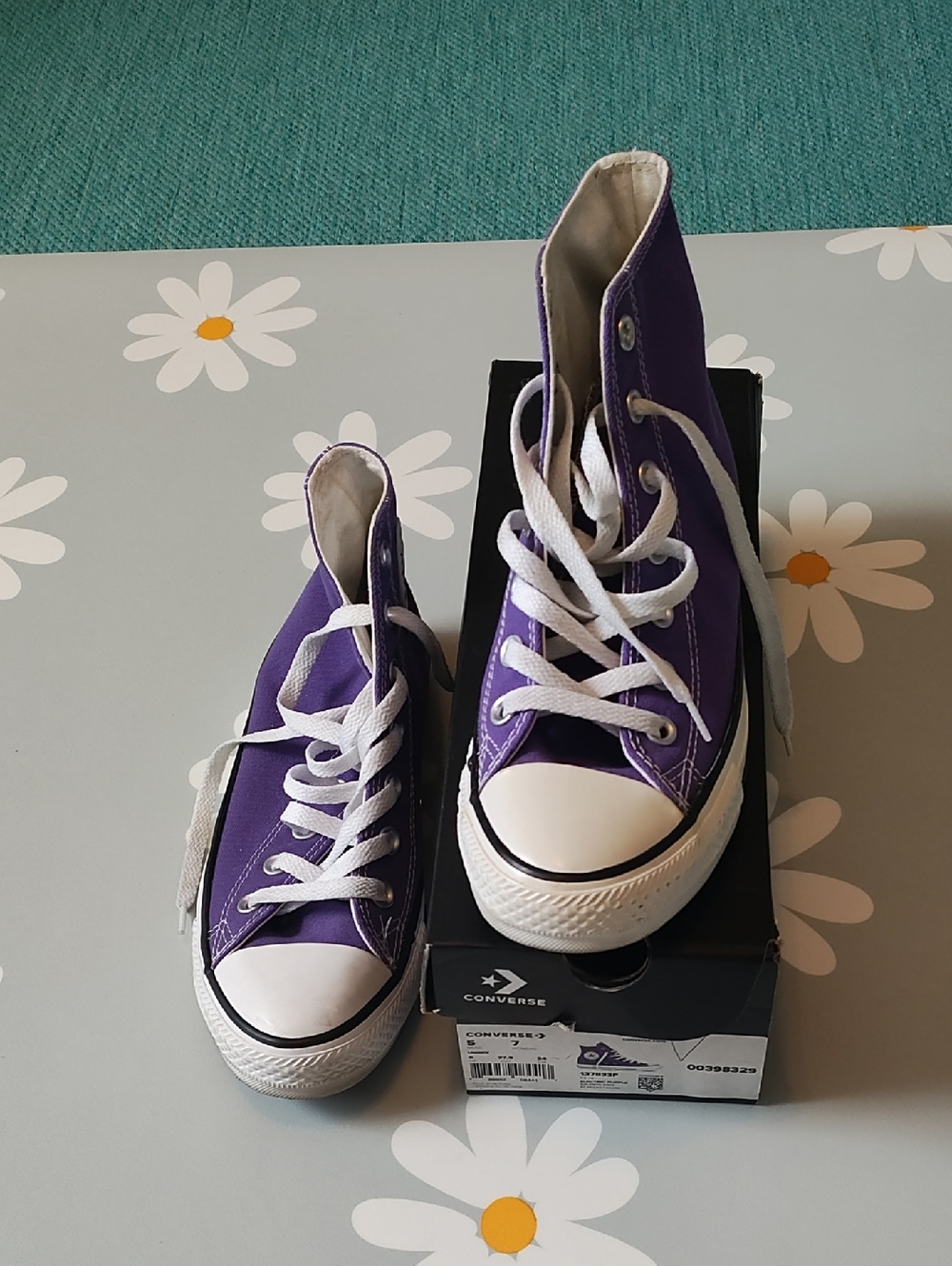Converse electric Purple high top tennis shoes